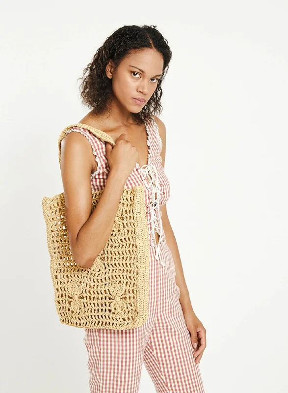 Metallic Tote Bag in Rose Gold with Chain Handles for a Glamorous Night OutRosa del Deserto