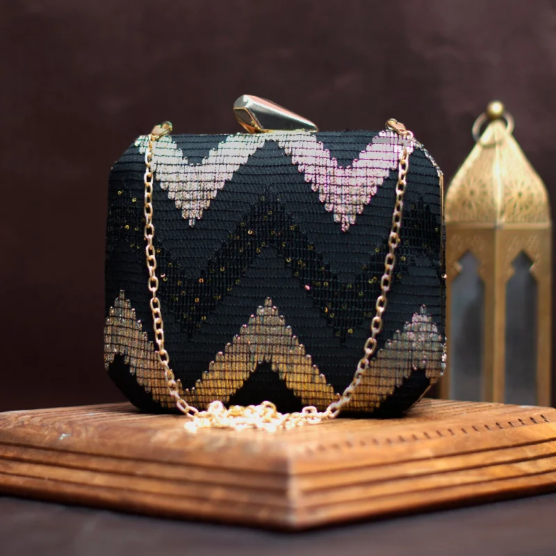 Women's Lizard - Print Clutch in Brown for a Chic LookBlack Zigzag Embroidery Fabric Clutch