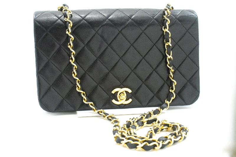 Quilted Shoulder Bag in Cream for a Classic and Elegant LookChanel Full Flap  Leather Shoulder Bag (Pre-Owned)