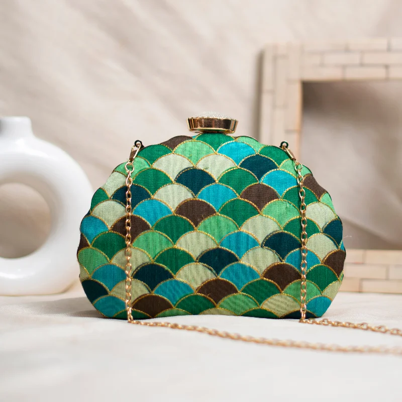 Snake - Skin Effect Clutch in Green for Exotic PartiesGreen Pattern Moon Shape Clutch