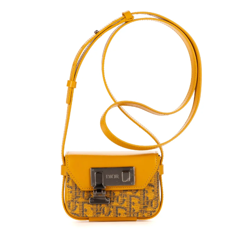 Women's Shoulder Bag with Zippered Pockets in Orange for SafetyPochette Lock Nano