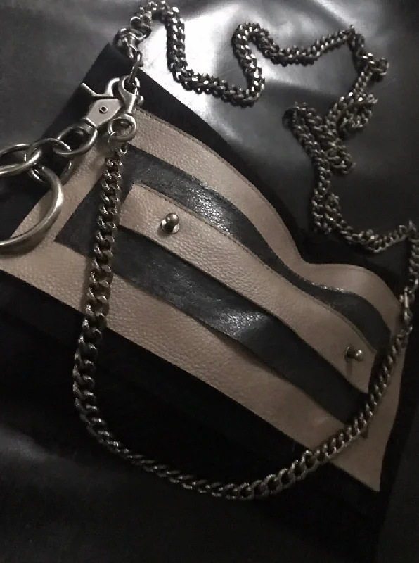 Leather Clutch with Chain Strap in Black for Cocktail PartiesStep clutch