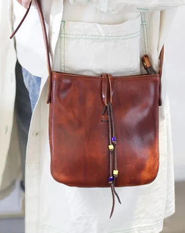 Women's Crossbody Bag with Chain Strap in Gold for a Glamorous TouchVintage Brown Leather Women's Small Satchel Shoulder Bag Purse Boho Leather Crossbody Bag